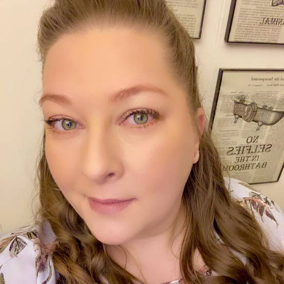 angela_darrow